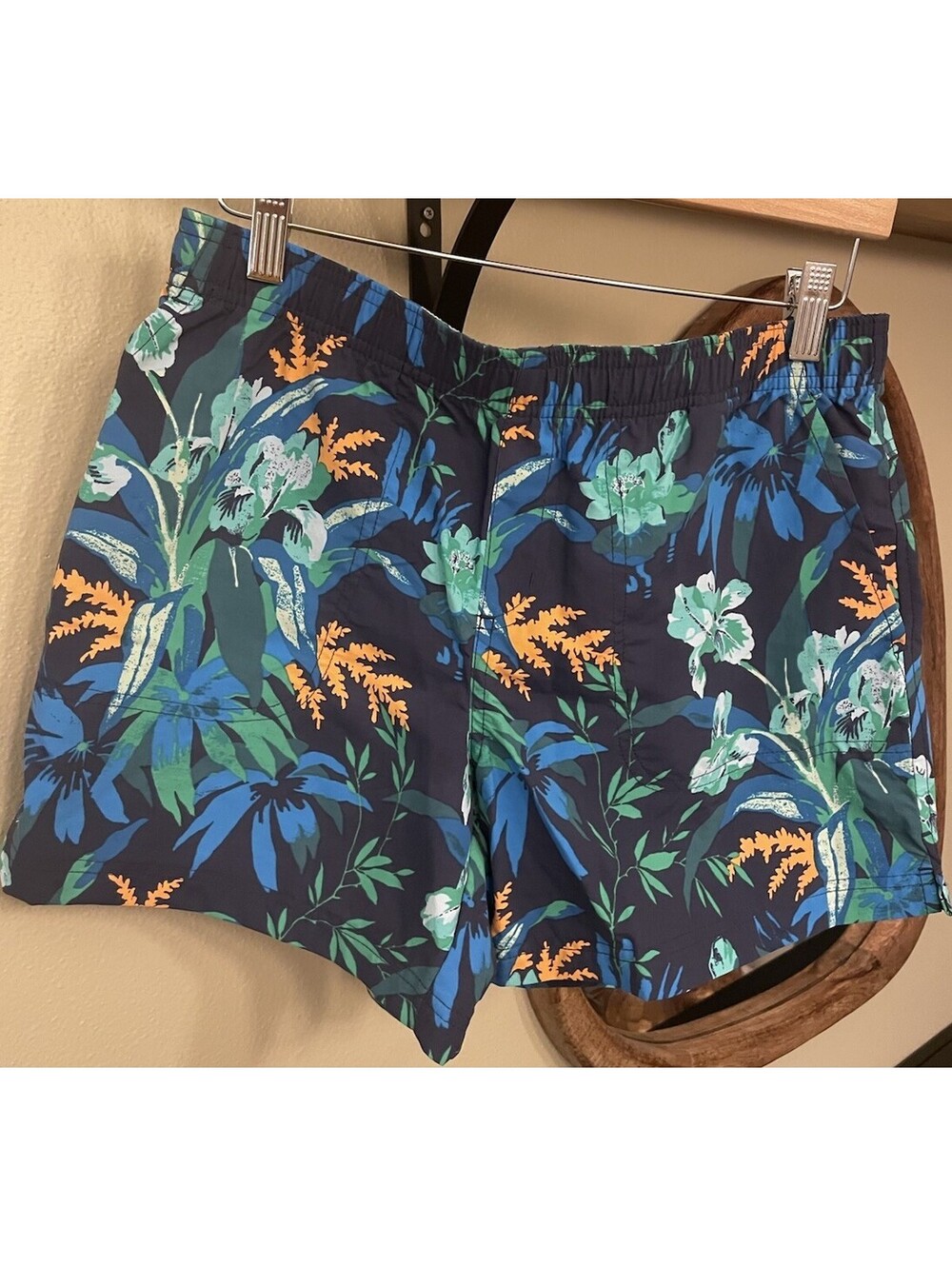 Columbia Shorts Womens M Nylon Sandy River II 5" Inseam Floral Hawaiian Print